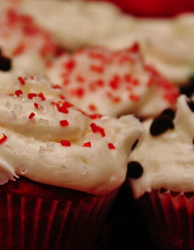 red cupcakes