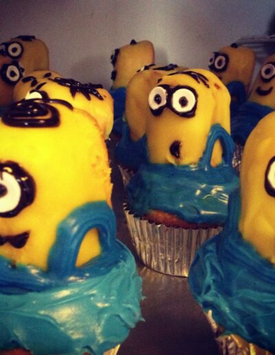 minion cupcakes